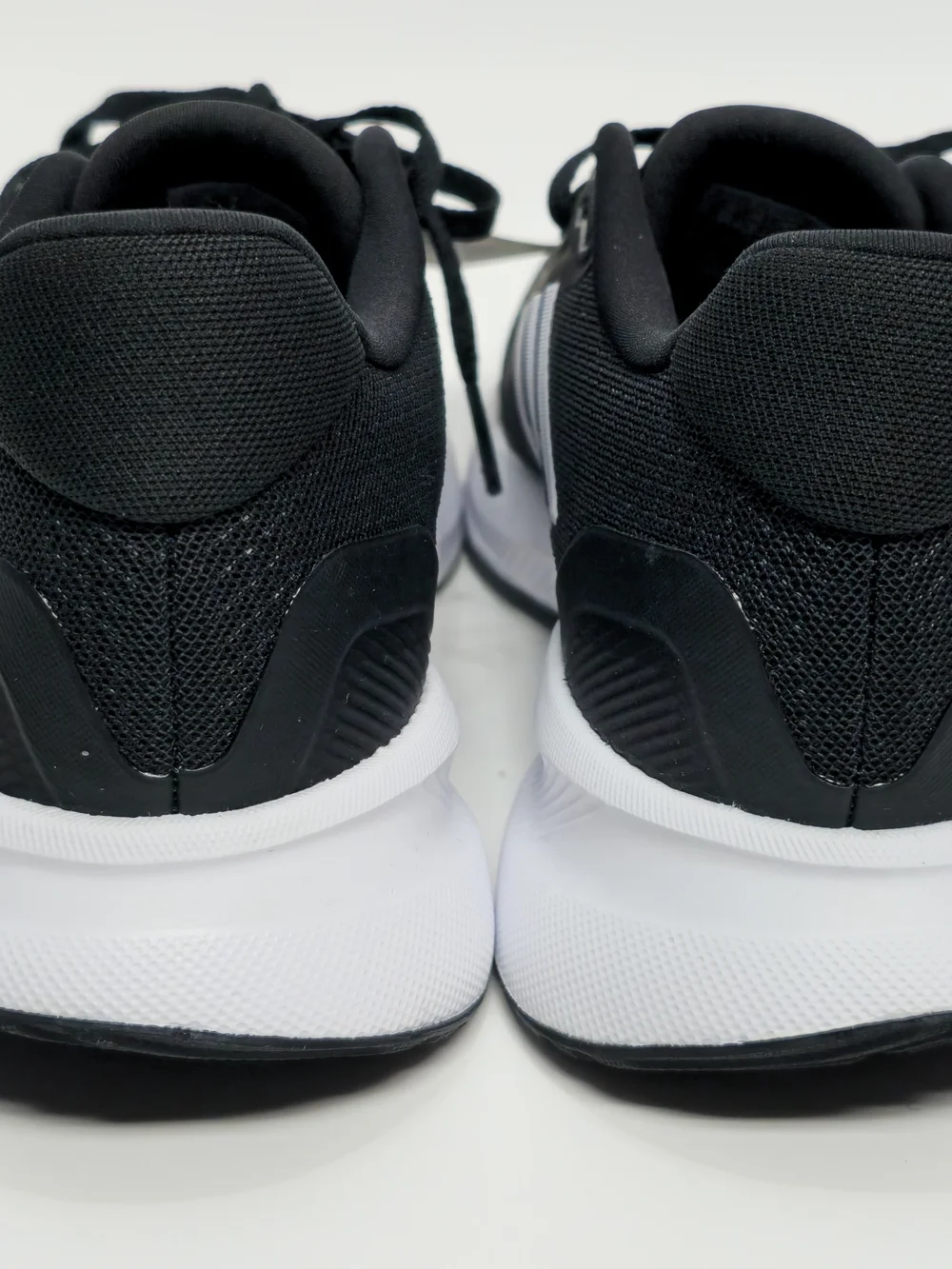 Adidas Runfalcon 5 Men’s Running Shoes Black White Size 8 NWT